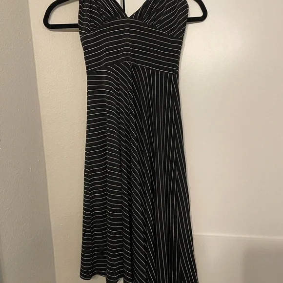 Alyn Paige Black and White Asymmetrical Halter Dress - S - Picture 3 of 6